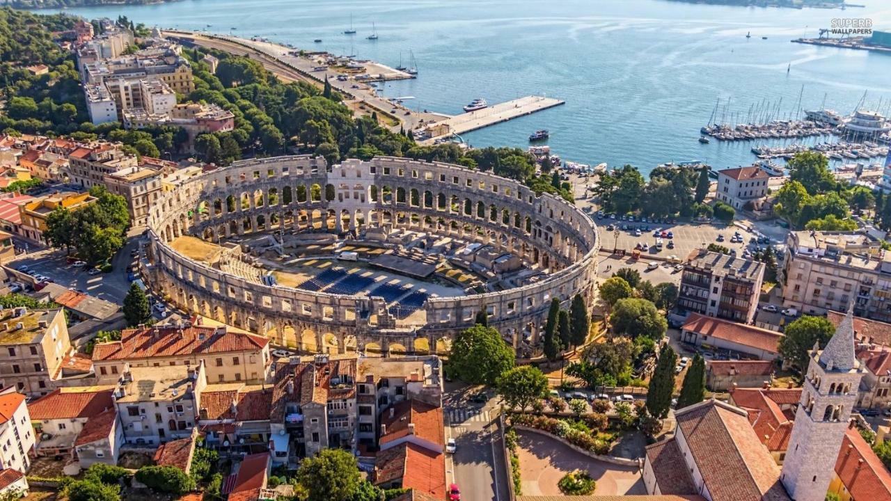 Apartment Ana With Amazing View Pula Extérieur photo